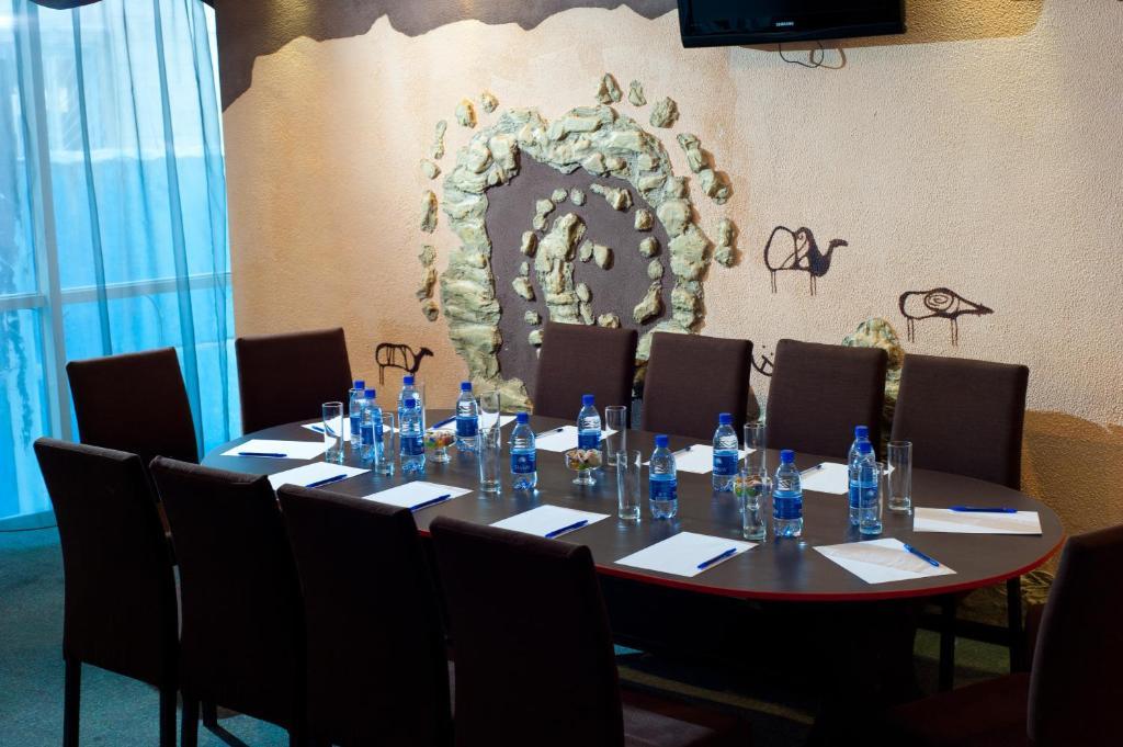 Artastana Hotel Bagian luar foto