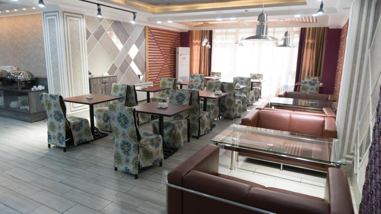 Artastana Hotel Bagian luar foto