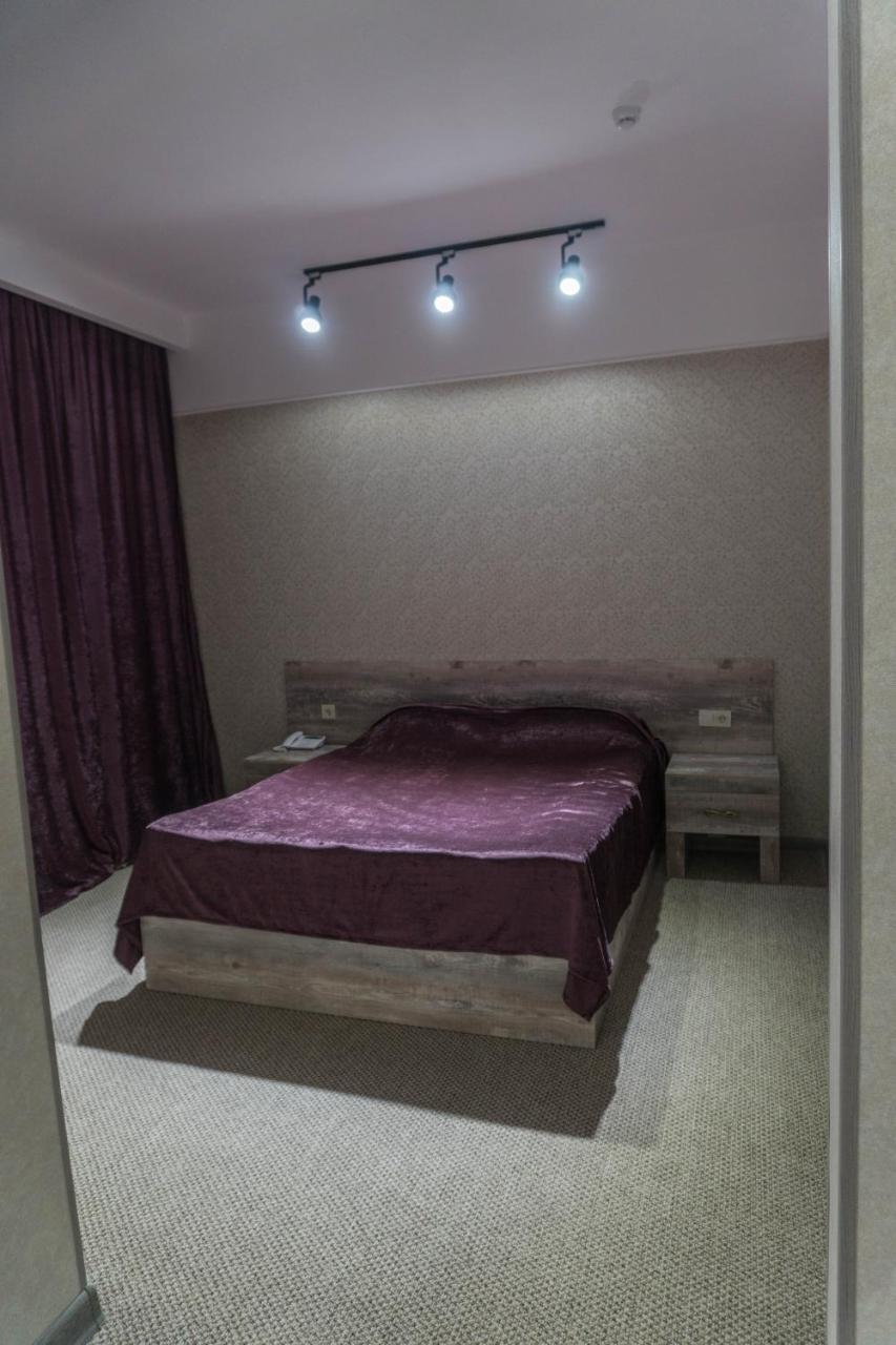 Artastana Hotel Bagian luar foto